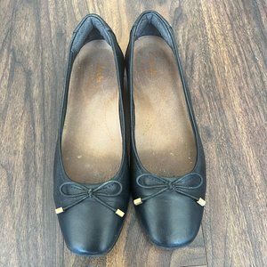 Clarks | Flat | Black | Size: 6